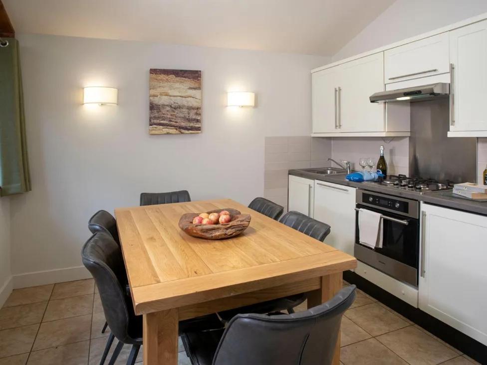 Blackwood Forest Cabins - Forest Holidays Popham Εξωτερικό φωτογραφία